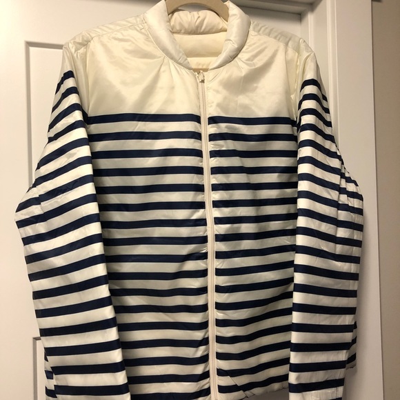 Price Drop! Lands’ End Women’s Ultra Light Down Reversible Jacket-NWT! - Picture 3 of 11